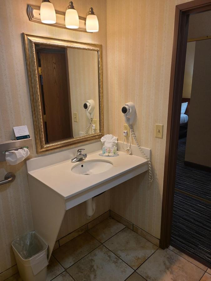 Quality Inn & Suites Wellington - Fort Collins Eksteriør bilde