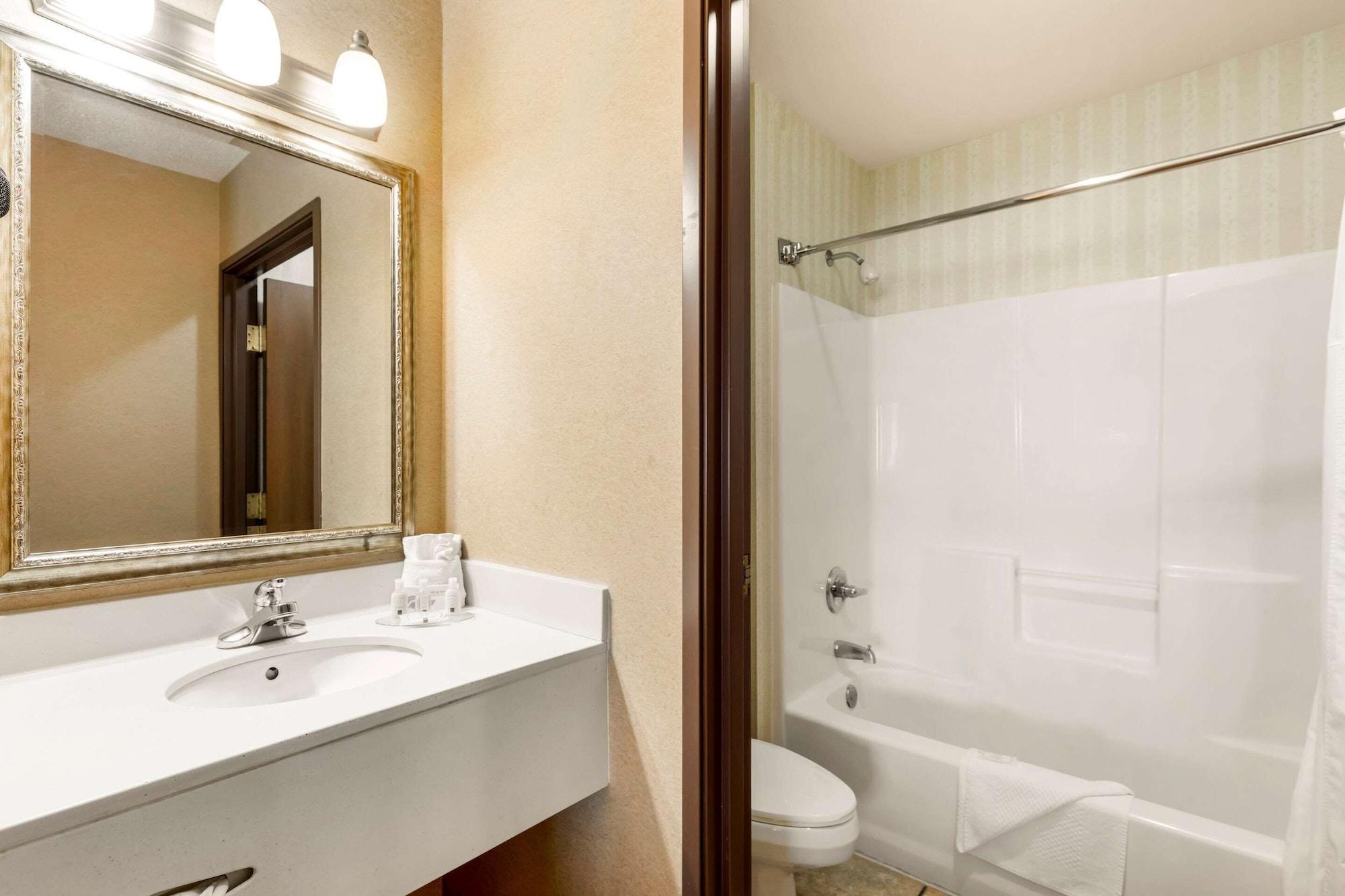 Quality Inn & Suites Wellington - Fort Collins Eksteriør bilde